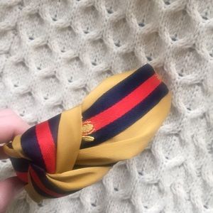 Top Knot Headband with bee 🐝